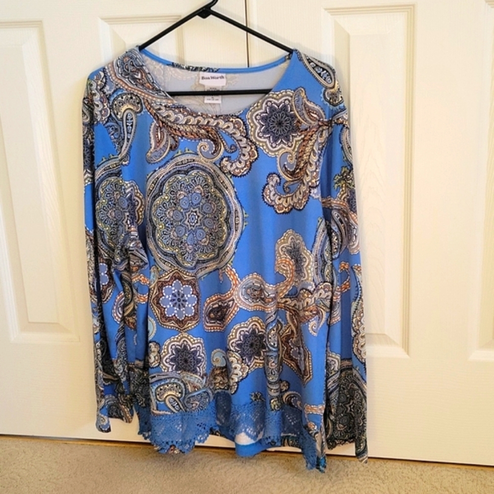 Bond Worth XL Lady Top Paisley Blue w/lace on front bottom